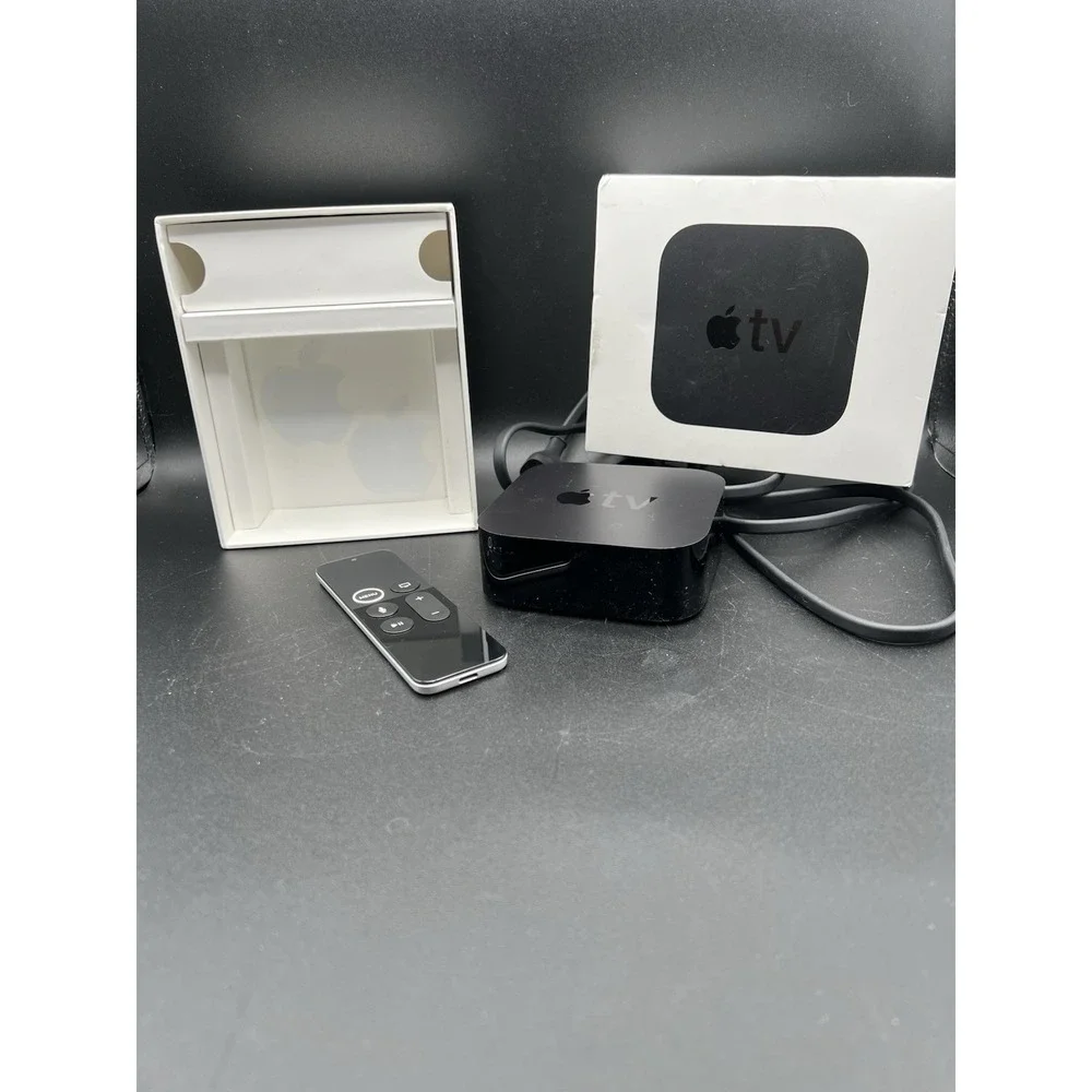 Apple TV 4K 64gb Model A1842 - System w/ Power Cord Tested Remote